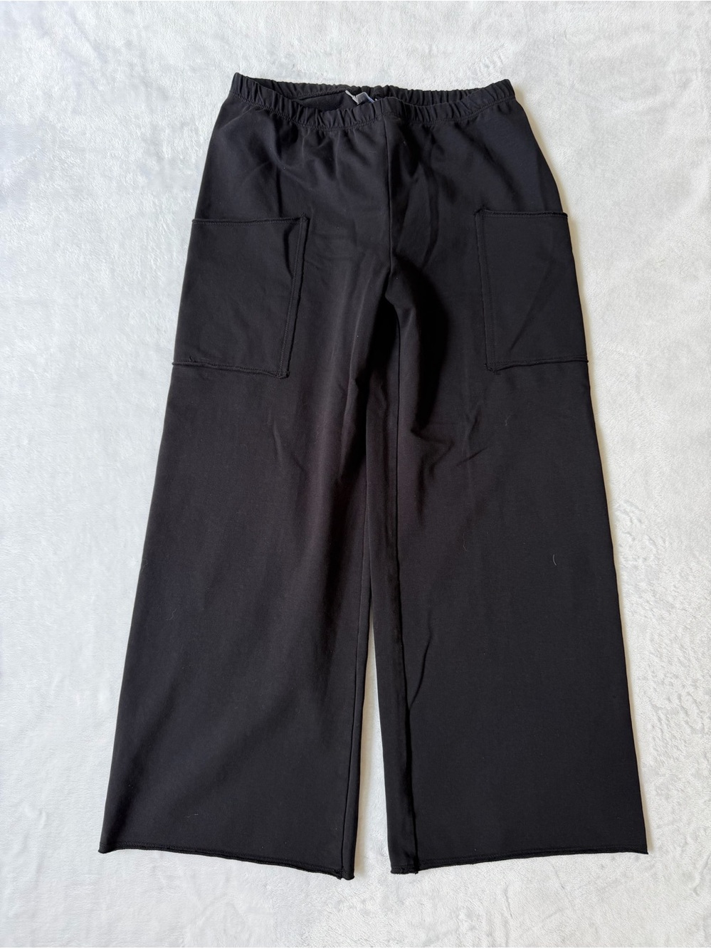 Haystacks Women Pants
•Pull On
•Stretch
•Wide Leg
•Size Small